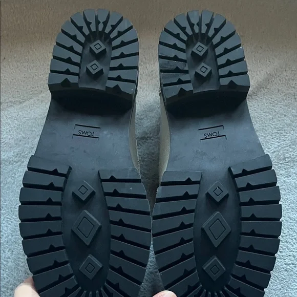 Toms Metallic Cream Leather Loafers brand new never worn sz 8 - Picture 3 of 11